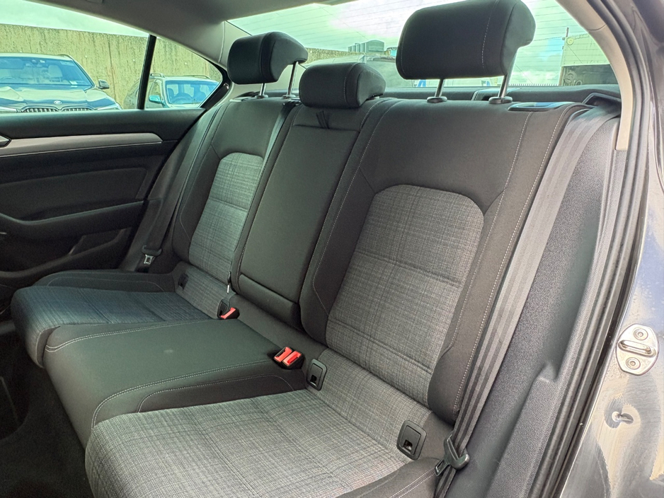 2021 Volkswagen Passat 2L Diesel For Sale Images