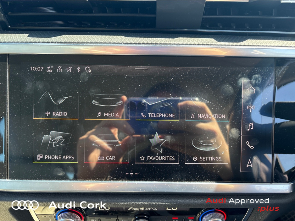 Audi Q3 2.0 35TDI 150BHP SE AUTOMATIC WITH COMFORT PACK, HIGH BEAM ASSIST & AMBIENT LIGHTING — thumbnail 17