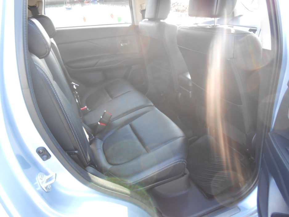 2015 Mitsubishi Outlander 2L Petrol Plug-in Hybrid For Sale Images