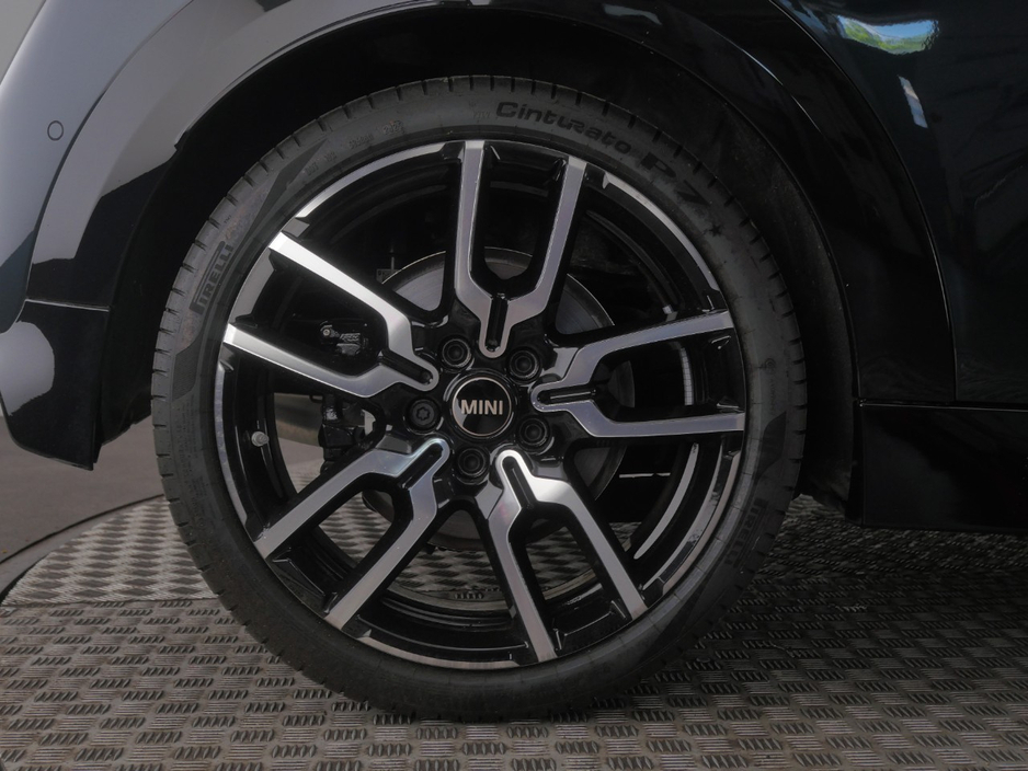 2025 MINI Cooper 2L Petrol For Sale Images