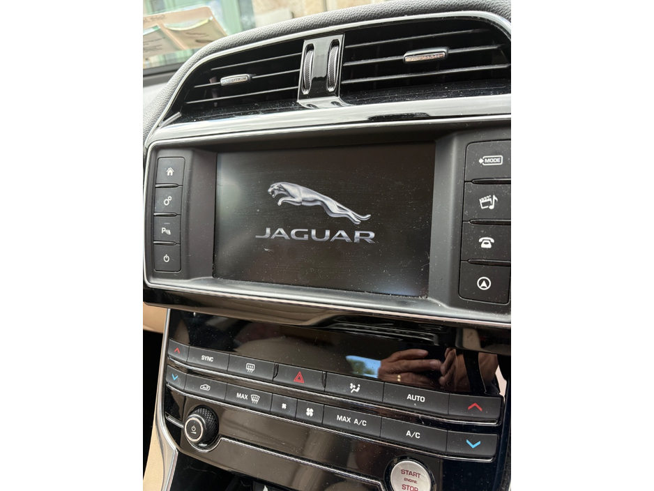 Jaguar XE MY 2.0 D PRESTIGE 163PS 4DR — thumbnail 10