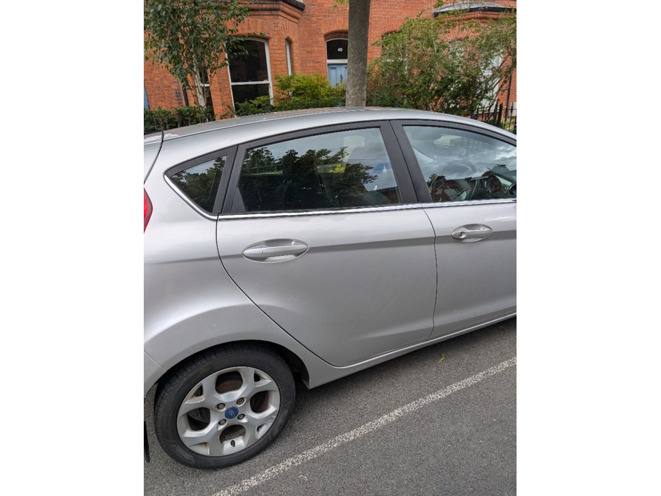 Ford Fiesta TITANIUM 1.4 96PS 5DR A AUTO — thumbnail 9