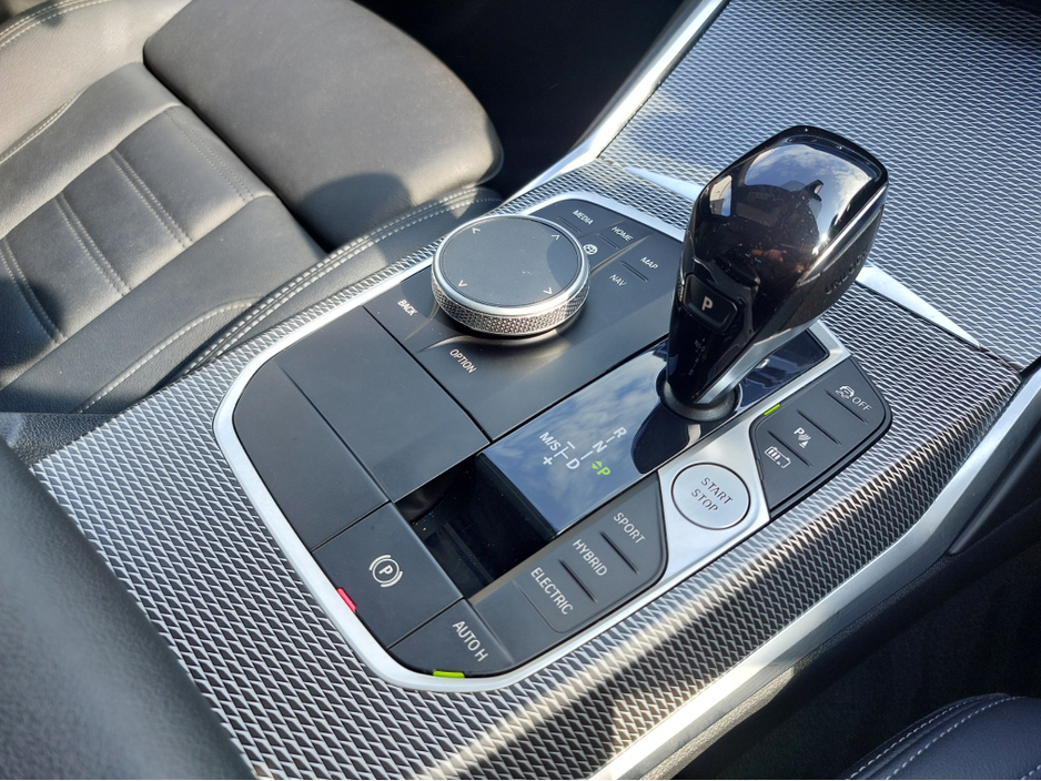 2022 BMW 3 Series 2.0L Petrol Plug-in Hybrid For Sale Images