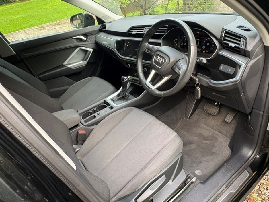 2022 Audi Q3 1.4L Petrol Plug-in Hybrid For Sale Images