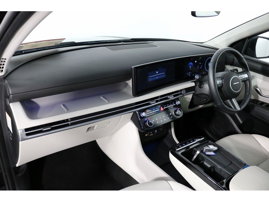 Hyundai Tucson PHEV Platinum Ex Demo - 1.6L petrol Automatic SUV — thumbnail 17