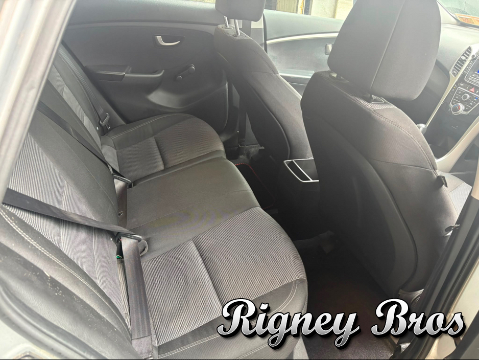 2015 Hyundai i30 1.6L Diesel For Sale Images