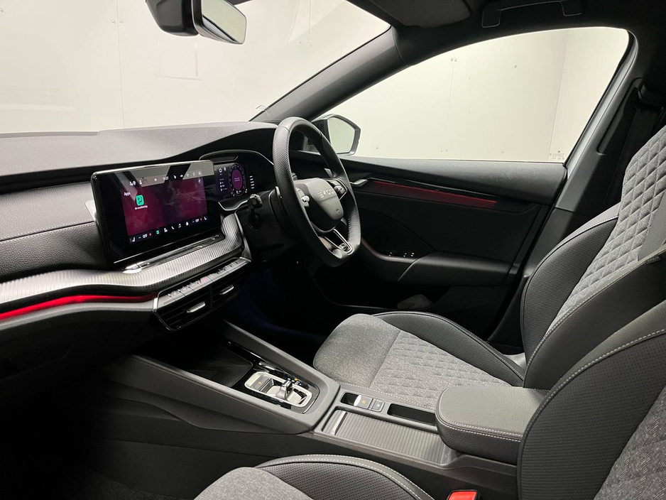Skoda Octavia Sportline DSG 2.0TDI 150BHP - Reversing Camera - Ambient Lighting - Climate Control - Heated Seats - Keyless Start - Apple CarPlay/Android Auto — thumbnail 5
