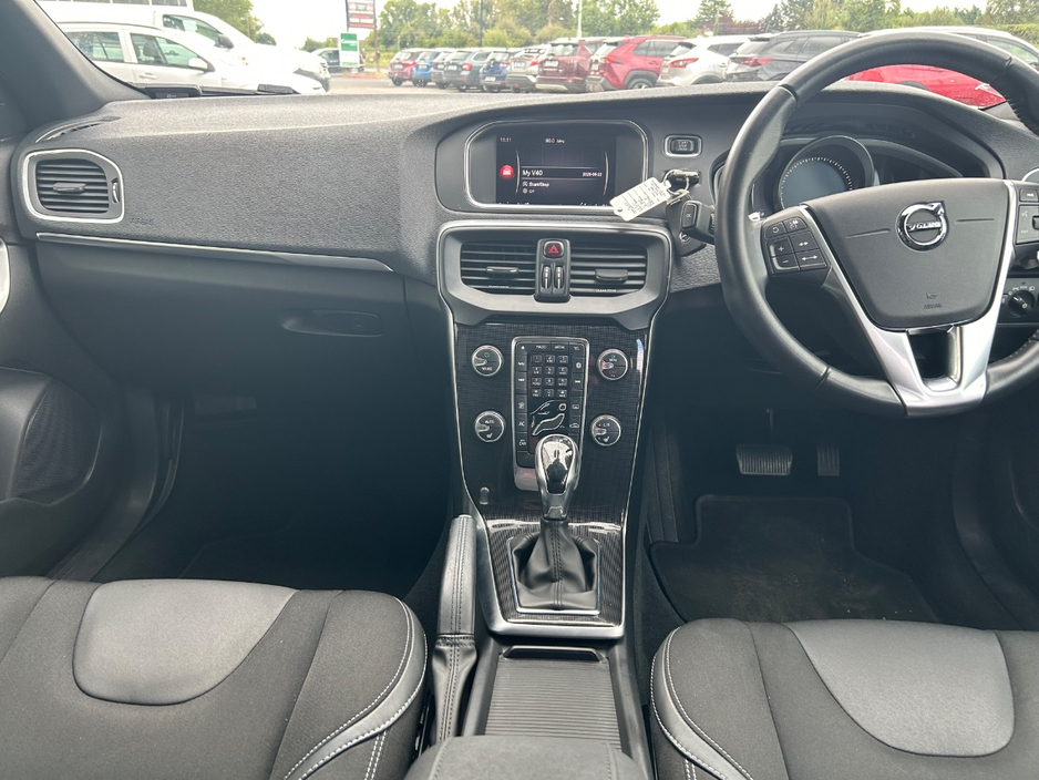 2018 Volvo V40 2L Diesel For Sale Images