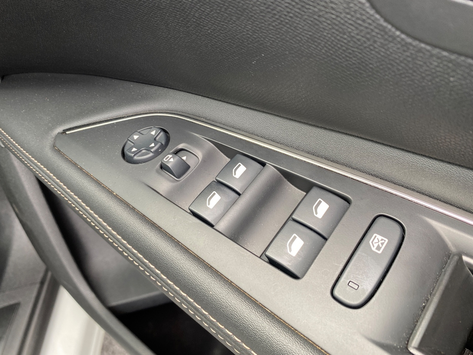 2021 Peugeot 5008 2L Diesel For Sale Images