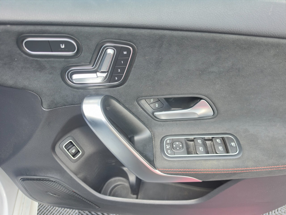 2020 Mercedes-Benz A Class 1.9L Diesel For Sale Images