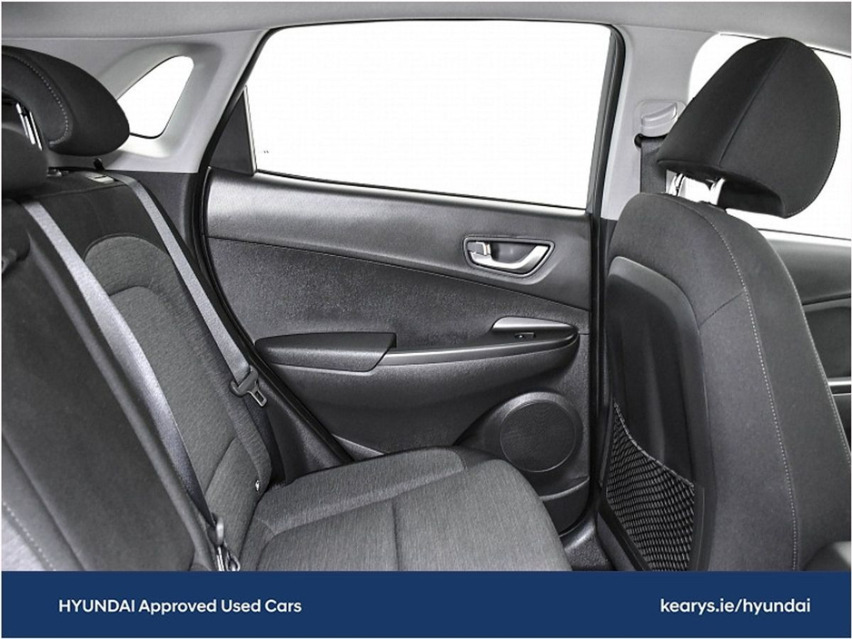 Hyundai Kona EV Premium 204 PMSM 64KWH — thumbnail 9