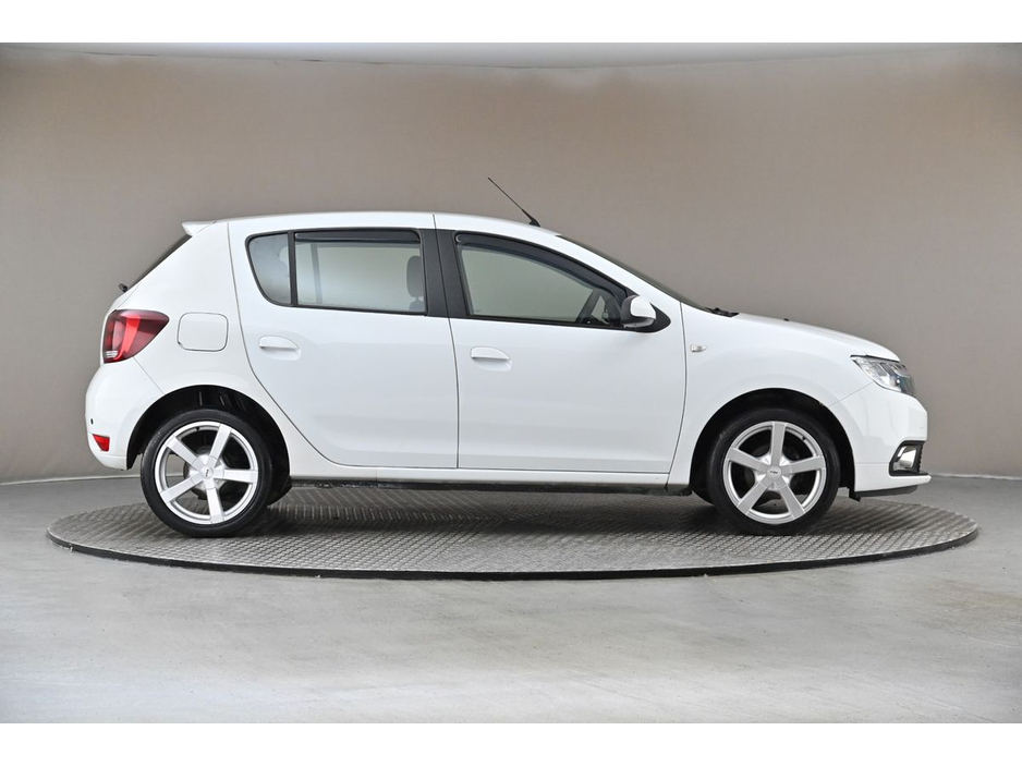 Dacia Sandero 1.0 SIGNATURE 5SPD *17"ALLOYS*REAR PARK SENSORS* — thumbnail 11