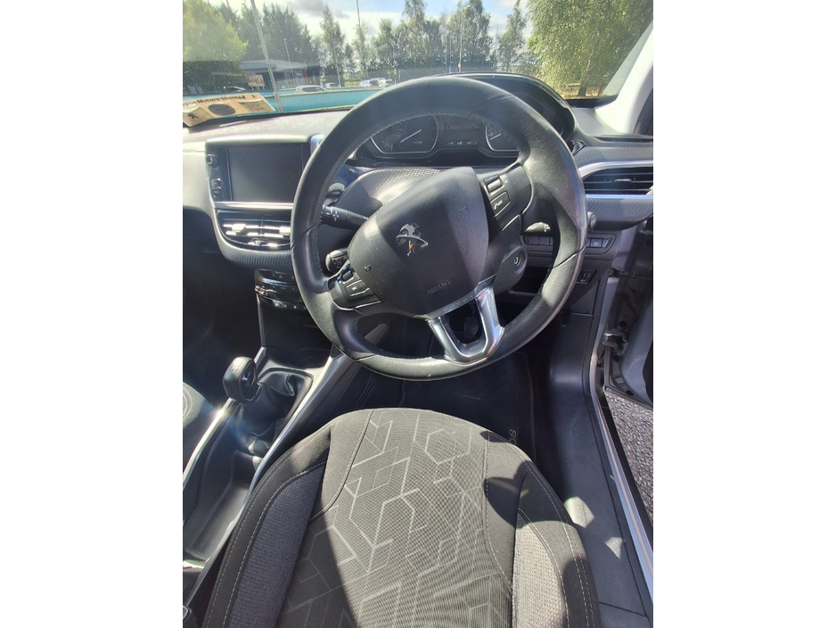 Peugeot 2008 ACTIVE 1.2 PURETECH 82 6. 6.2 4DR — thumbnail 9