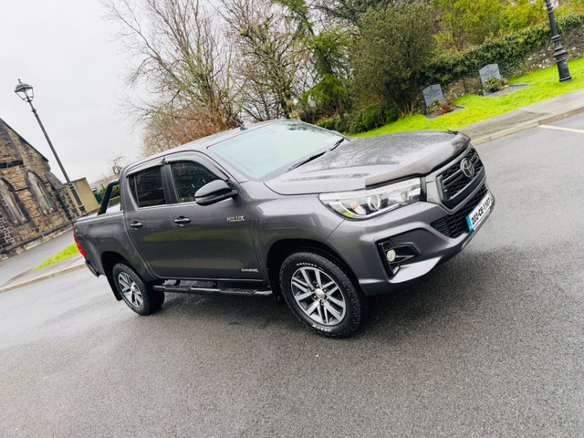 2020 TOYOTA HILUX