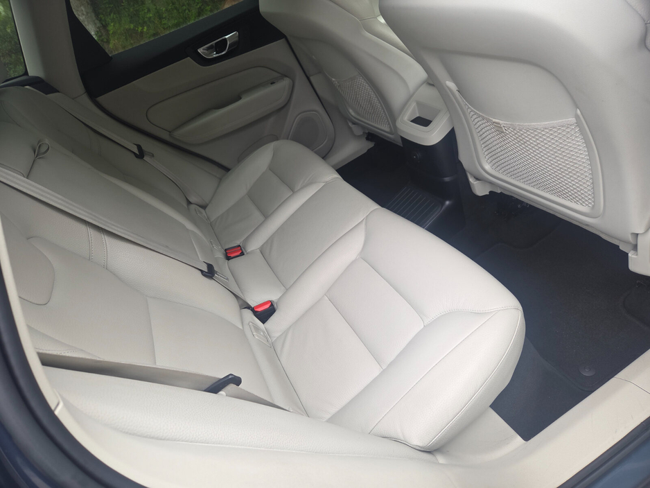 2023 Volvo XC60 2L Petrol Plug-in Hybrid For Sale Images