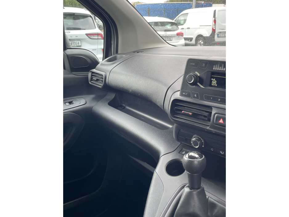 2022 Peugeot Partner 1.5L Diesel For Sale Images