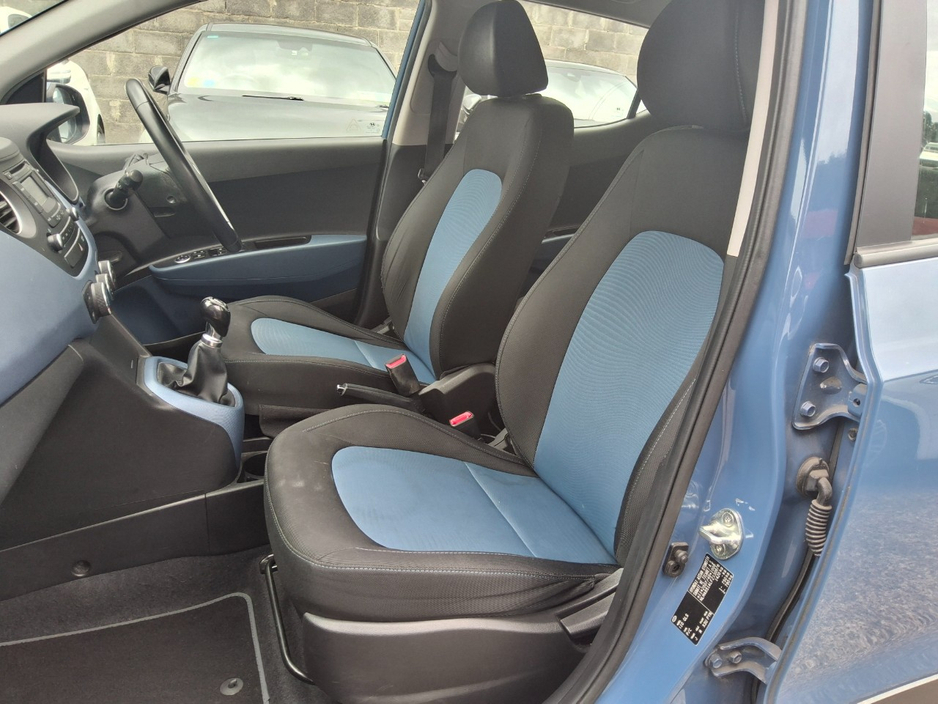 Hyundai i10 DELUXE - Only 54,000 Km - 1 Owner From New - — thumbnail 7
