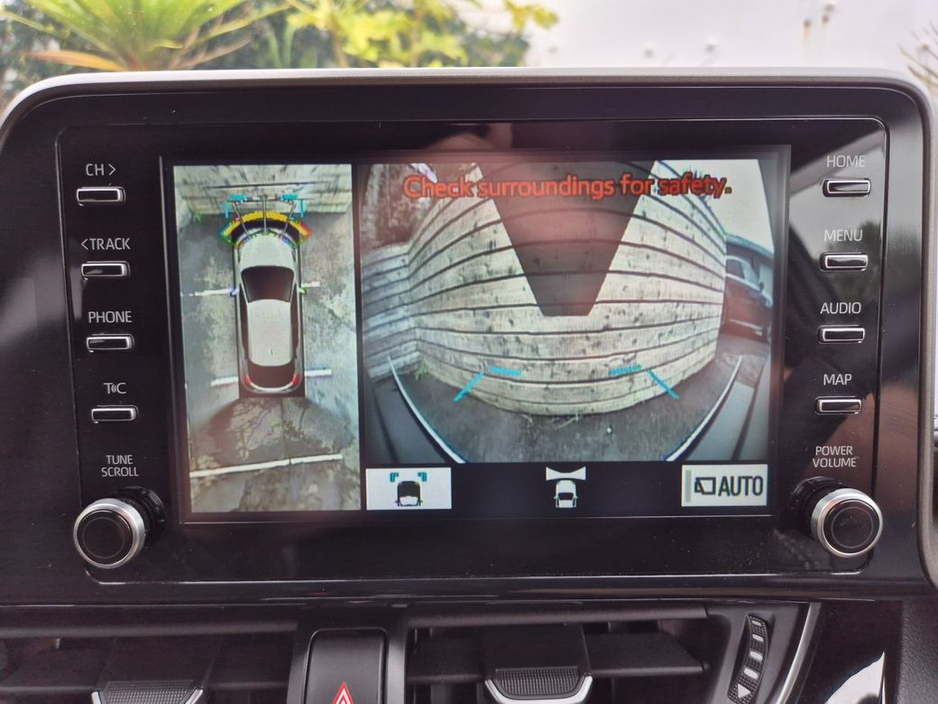 Toyota C-HR 1.8 HYBRID / SOL NERO WITH SAFETEY PACK 2 / TAX €160 — thumbnail 23