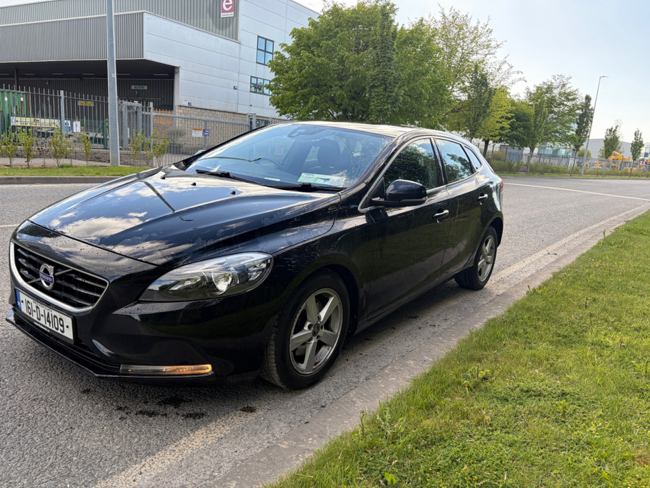 2016 Volvo V40 2L Diesel For Sale Images
