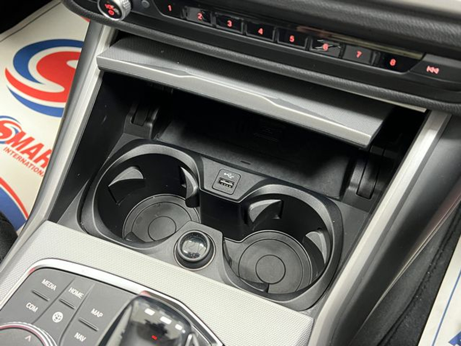 BMW 3 Series 320d xDrive 4WD — thumbnail 27