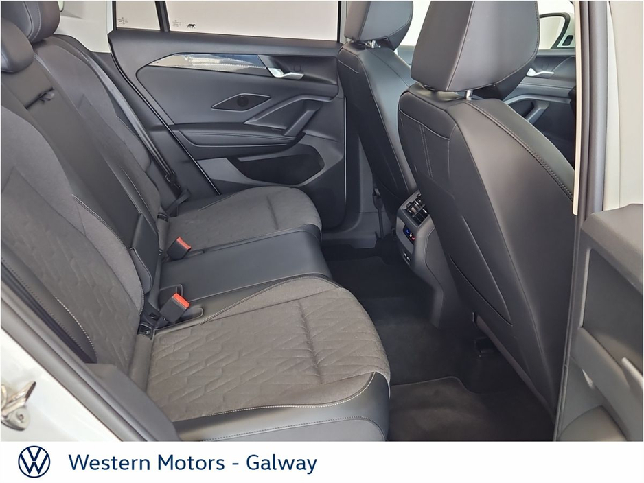 Volkswagen Tiguan Edition 75 PHEV 204HP DSG, Panoramic Roof, Heated Seats, Keyless Entry,Sat Nav,App Connect,Elec Bootlid + much more — thumbnail 22