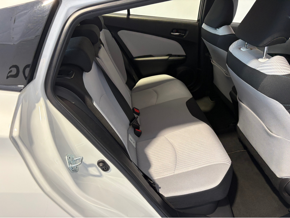 2022 Toyota Prius 1.8L Hybrid For Sale Images