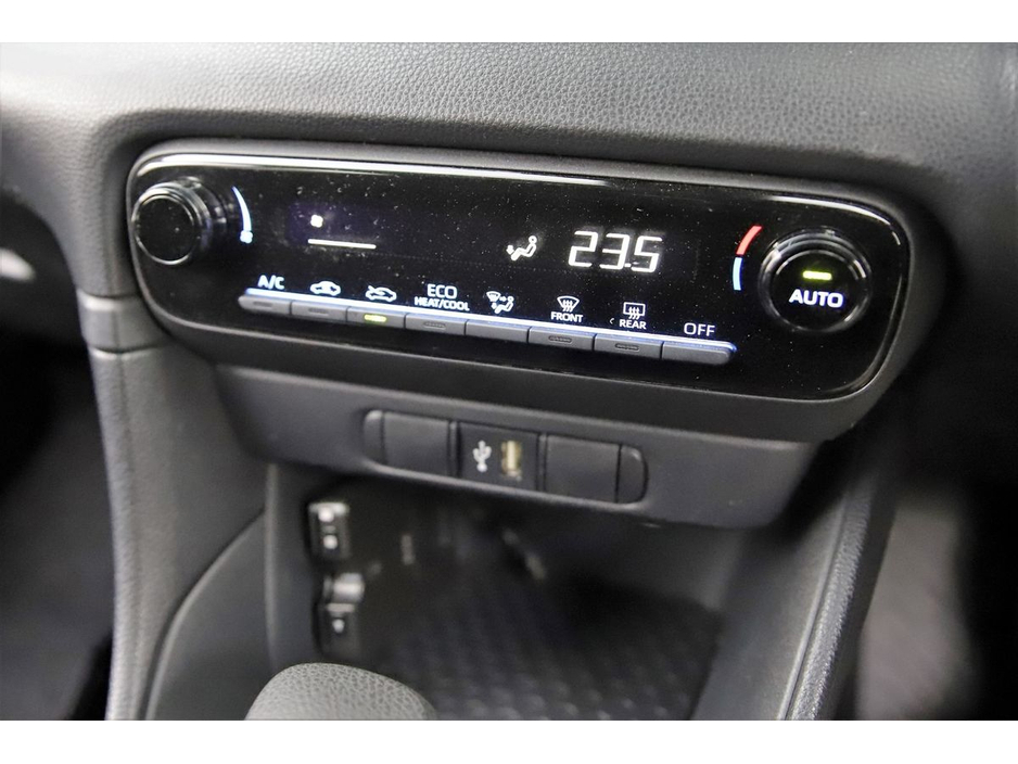 Toyota Yaris 1.5 PETROL HYBRID *REVERSE CAM*PARK SENSORS* — thumbnail 21