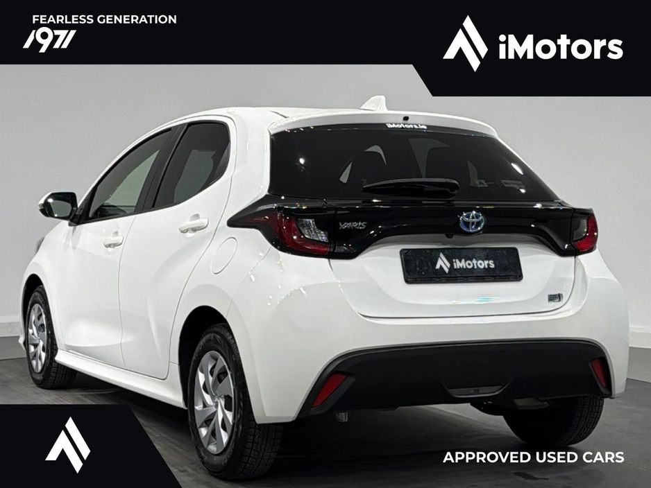 Toyota Yaris AUTOMATIC HYBRID X — thumbnail 6