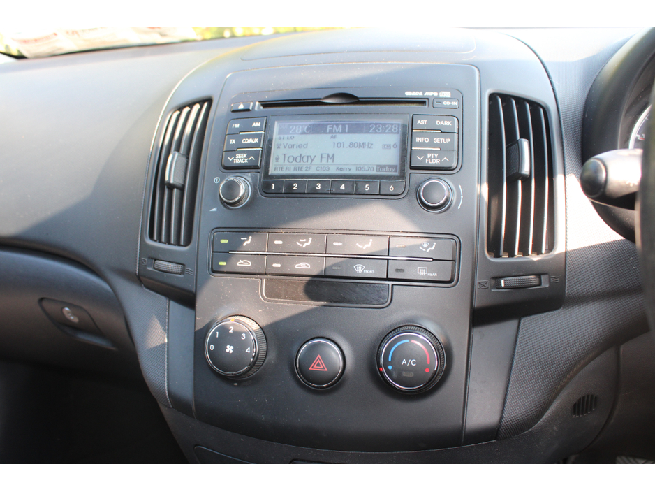 2011 Hyundai i30 1.6L Diesel For Sale Images