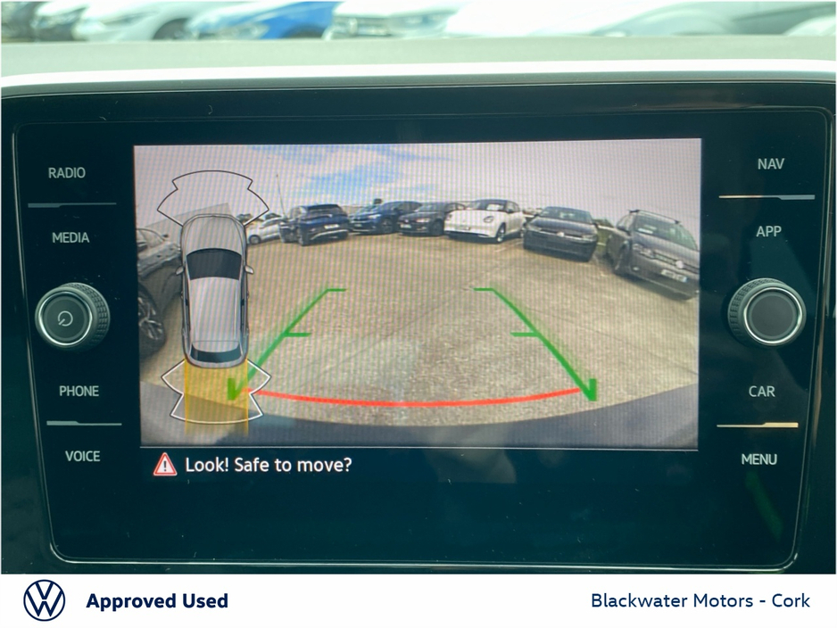 Volkswagen T-Roc 1.0TSI 110BHP R-LINE WITH REAR VIEW CAMERA — thumbnail 17