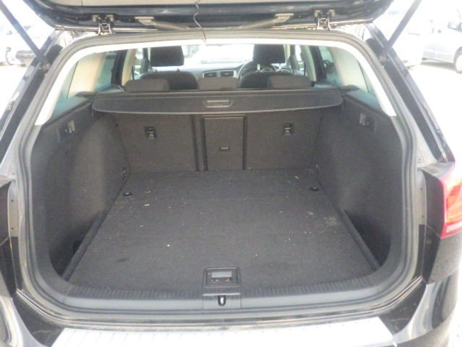 Volkswagen Golf 1.2 Petrol Auto Estate — thumbnail 7
