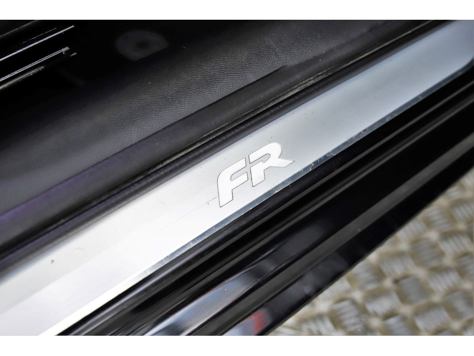 SEAT Leon 1.4 FR E-HYBRID DSG 204BHP HALF LEATHER*SPORT SEATS* — thumbnail 24
