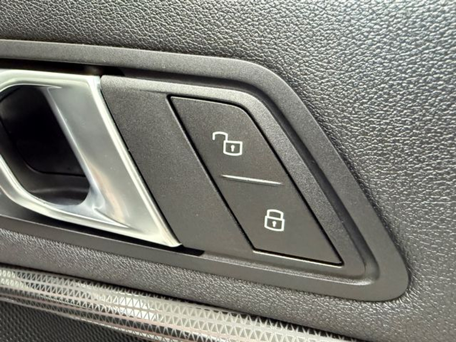 BMW 1 Series 2.0 D Automatic — thumbnail 23
