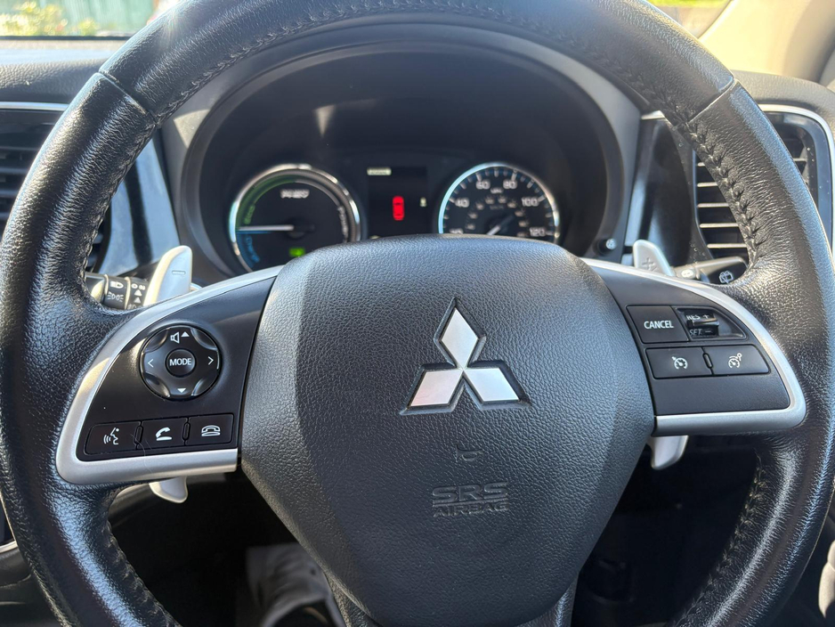 2015 Mitsubishi Outlander 2L Petrol Plug-in Hybrid For Sale Images