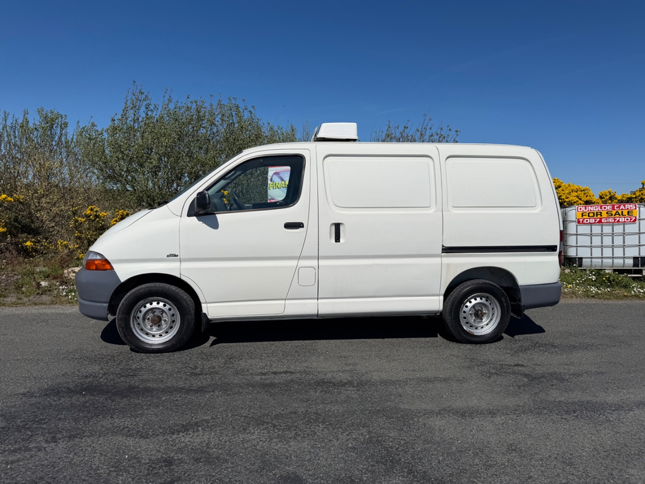 2005 Toyota Hiace 2.5L Diesel For Sale Images