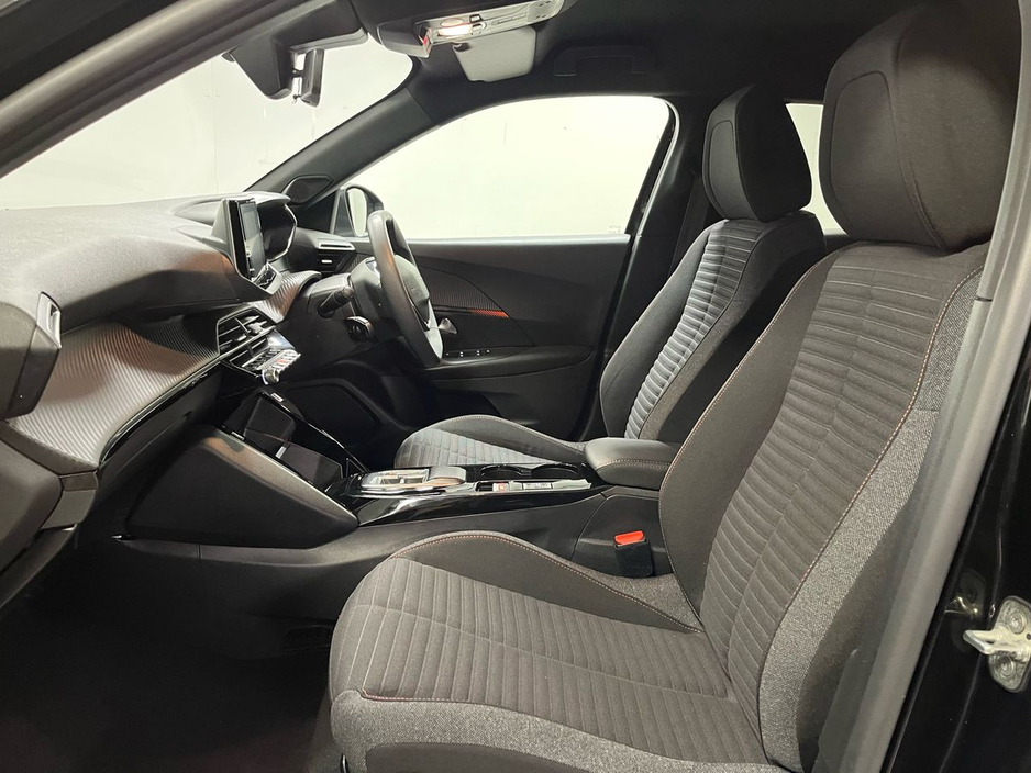 Peugeot 2008 Active Premium+ EV 50kWh 136BHP - Parking Sensors - Climate Control - - Auto Lights/Wipers - Apple CarPlay/Android Auto — thumbnail 18