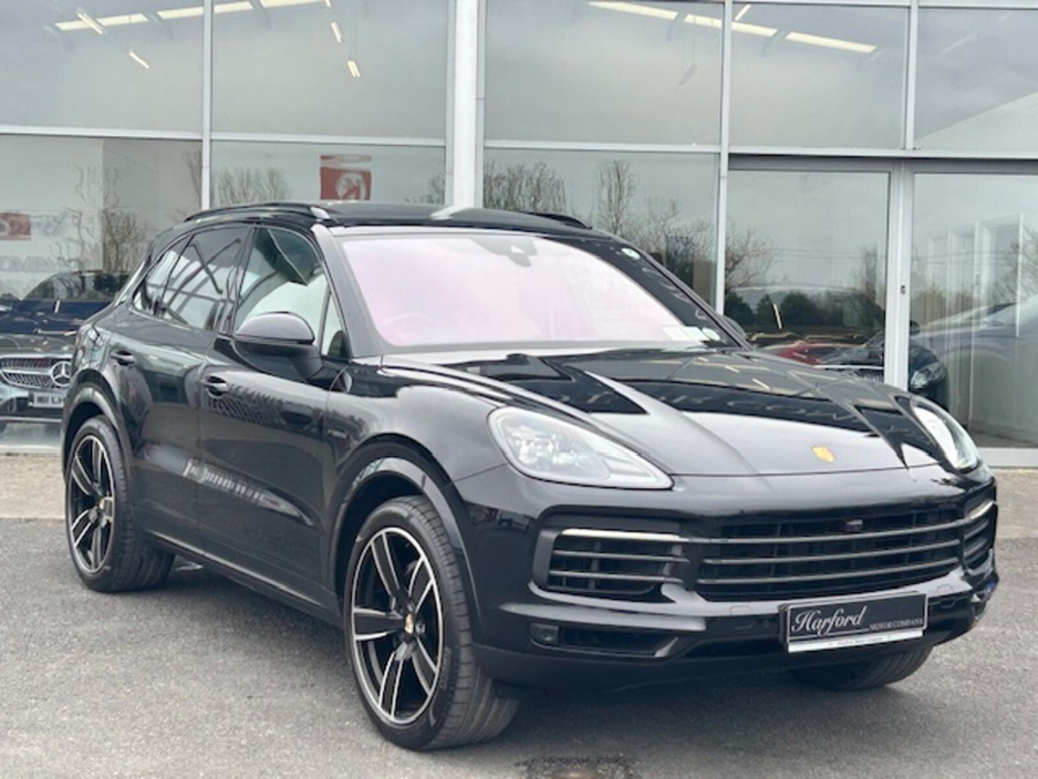 2023 Porsche Cayenne 3L Petrol Plug-in Hybrid For Sale Images
