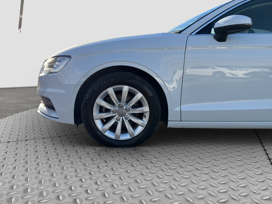 Audi A3 2015 Audi A3  Saloon 1.4 TFSi Automatic — thumbnail 19