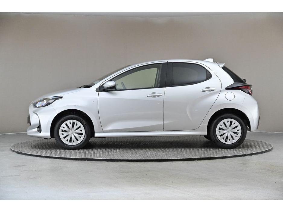 Toyota Yaris 1.5 PETROL HYBRID *REVERSE CAM*PARK SENSORS* — thumbnail 5