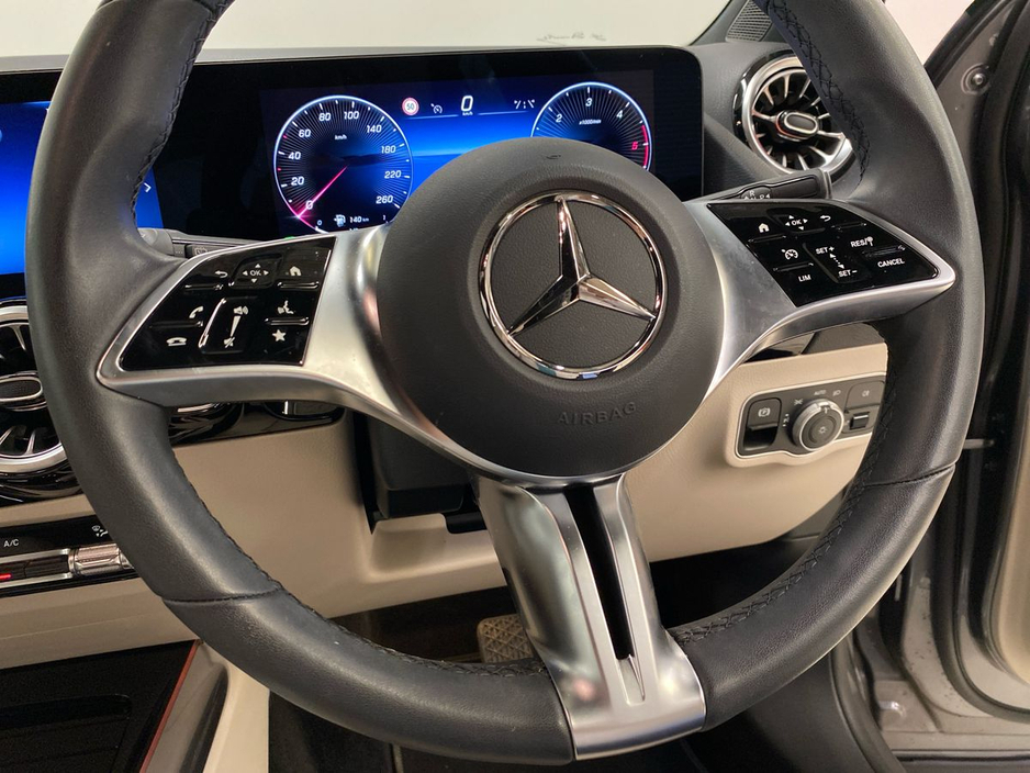Mercedes-Benz GLA Class GLA 200 d Progressive Plus — thumbnail 17