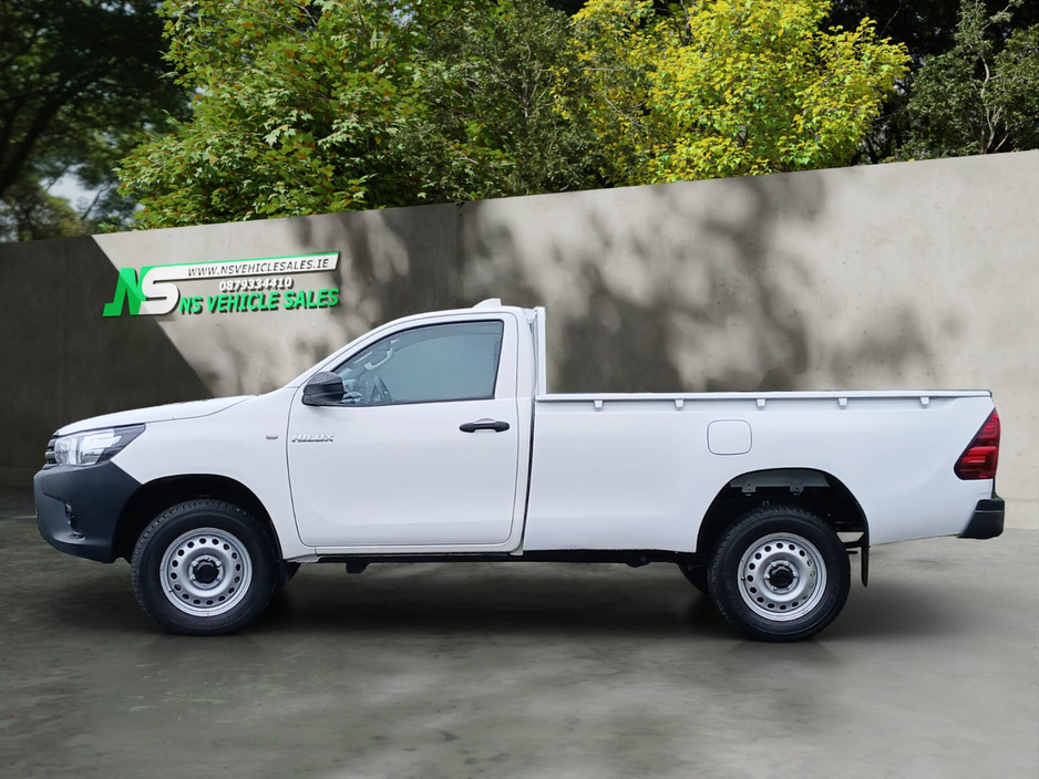 2025 Toyota Hilux 2.4L Diesel For Sale Images