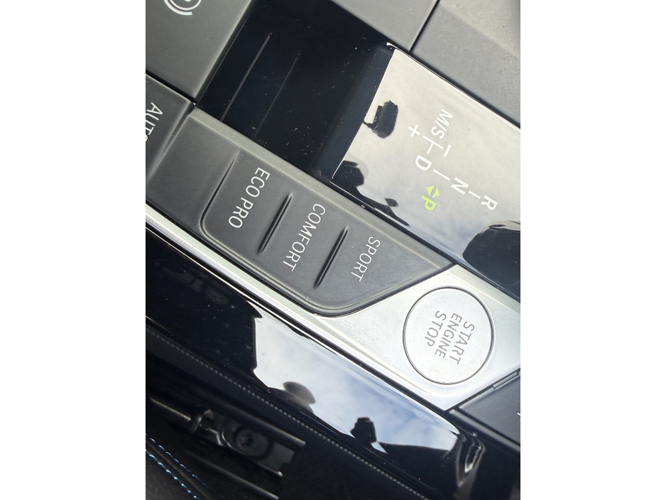 BMW 2 Series M-SPORT 2.0 DIESEL AUTOMATIC 218D 150BHP *VIRTUAL COCKPIT, REAR VIEW CAMERA, 18 " DIAMOND CUT ALLOYS, PARKING SENSORS FRONT & REAR, APPLE CARPLAY /ANDROID AUTO, MEMORY SEATS, PART LEATHER TRIM * — thumbnail 17