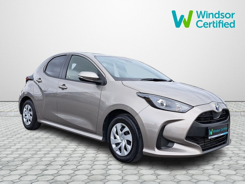 Toyota Yaris X AUTO
