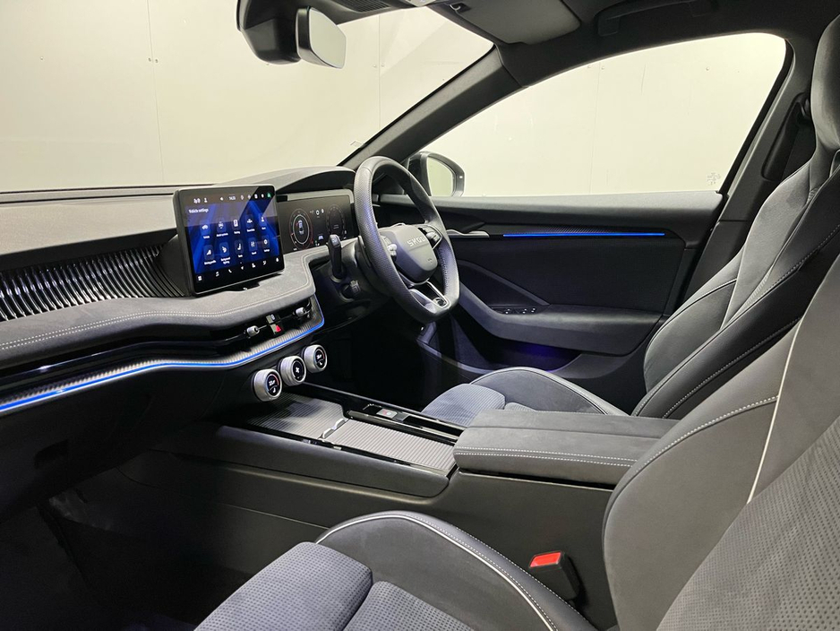 Skoda Superb Sportline DSG 2.0TDI 150BHP - Reversing Camera - Ambient Lighting - Climate Control - Electric Heated Memory Seats - Keyless Start - Apple CarPlay/Android Auto — thumbnail 5