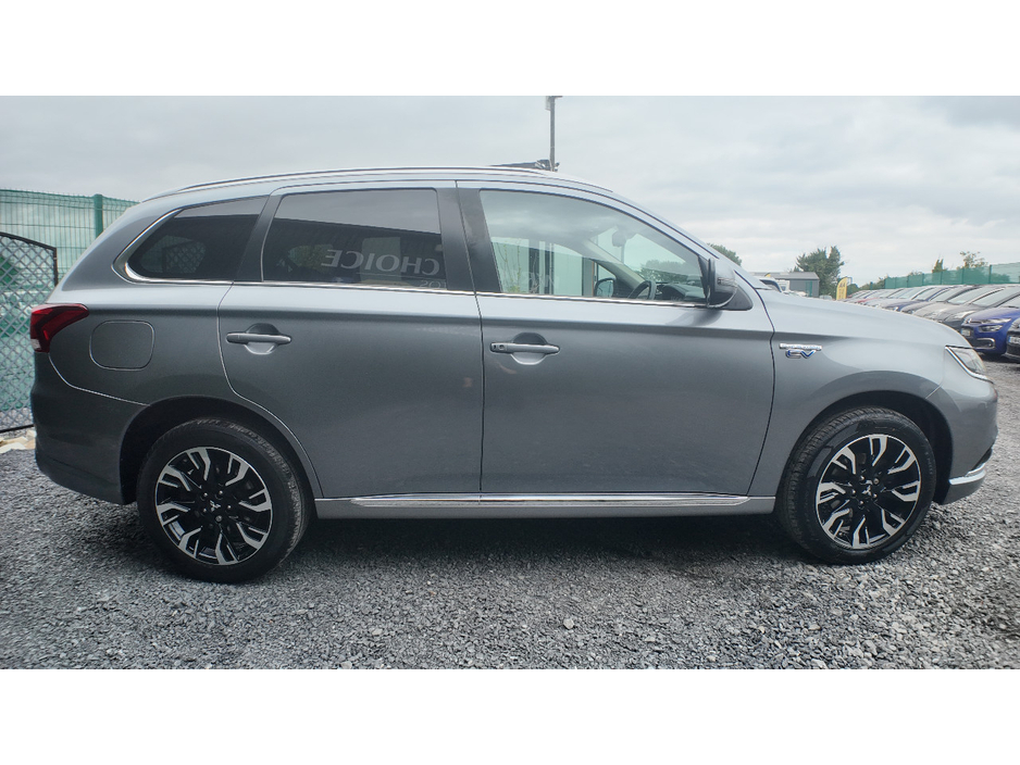 2017 Mitsubishi Outlander 2L Petrol Plug-in Hybrid For Sale Images