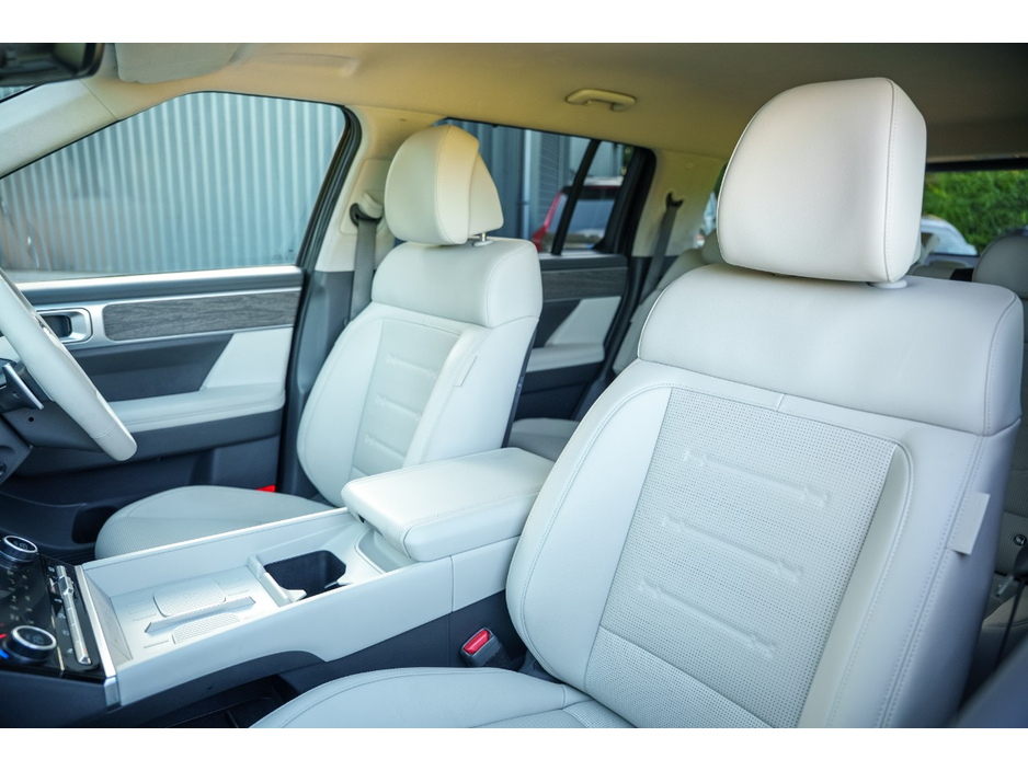 2025 Hyundai Santa Fe 1.6L Petrol Plug-in Hybrid For Sale Images