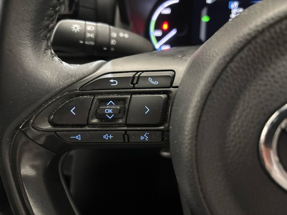 Toyota Yaris Cross LUNA SPORT — thumbnail 12