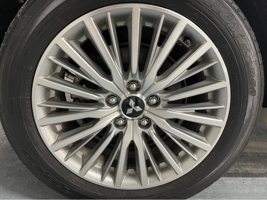 2019 Mitsubishi Outlander 2.4L Petrol Plug-in Hybrid For Sale Images