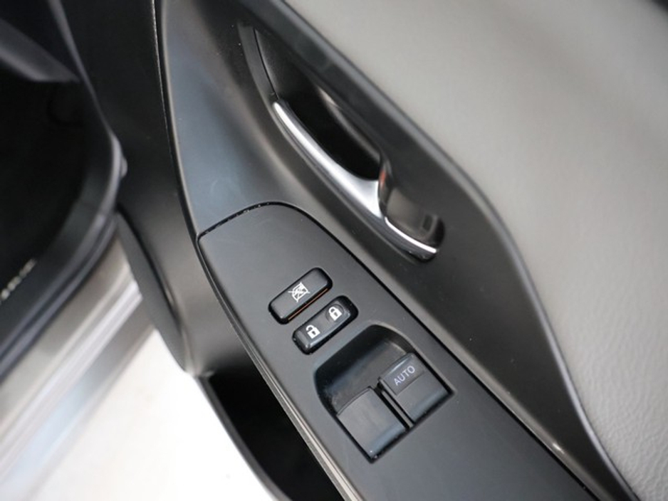 Toyota Yaris Luna Hybrid — thumbnail 17