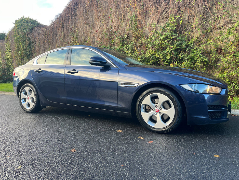 Jaguar XE 2.0 D Prestige Manual 180PS